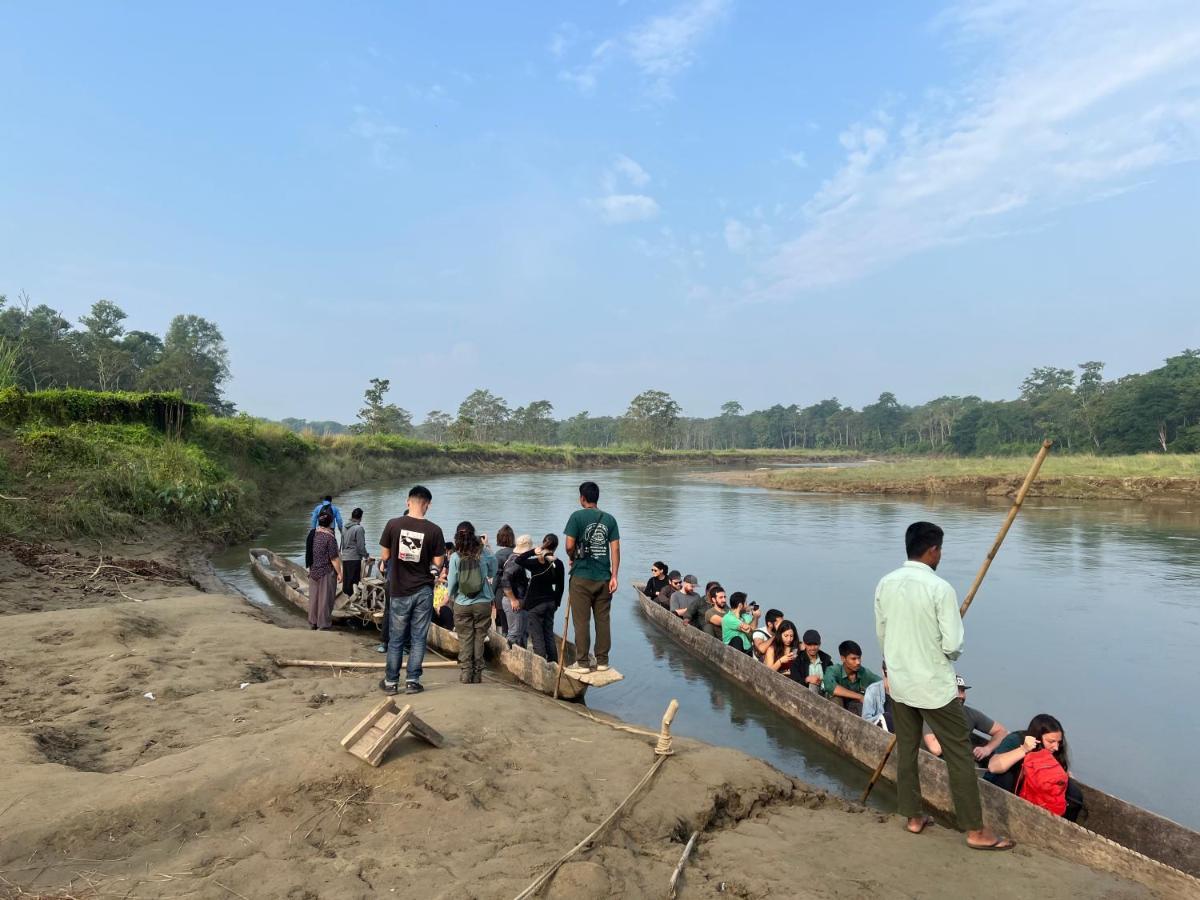 Hotel Chitwan Park Village ソーラハ エクステリア 写真