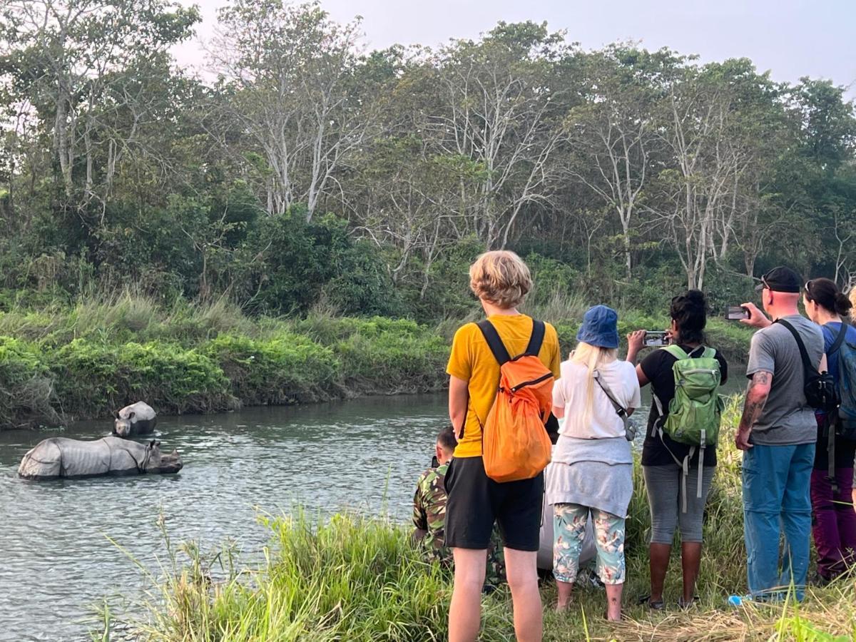 Hotel Chitwan Park Village ソーラハ エクステリア 写真