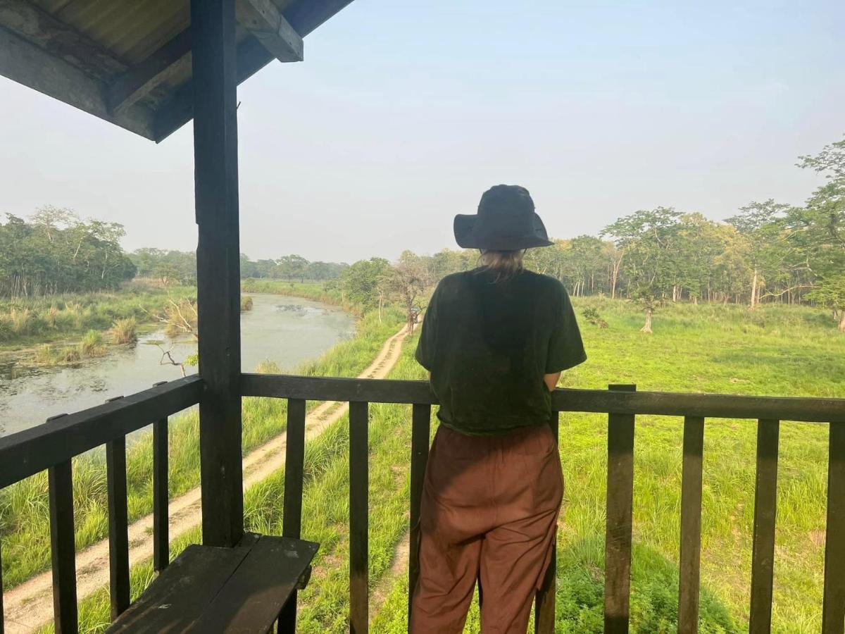 Hotel Chitwan Park Village ソーラハ エクステリア 写真