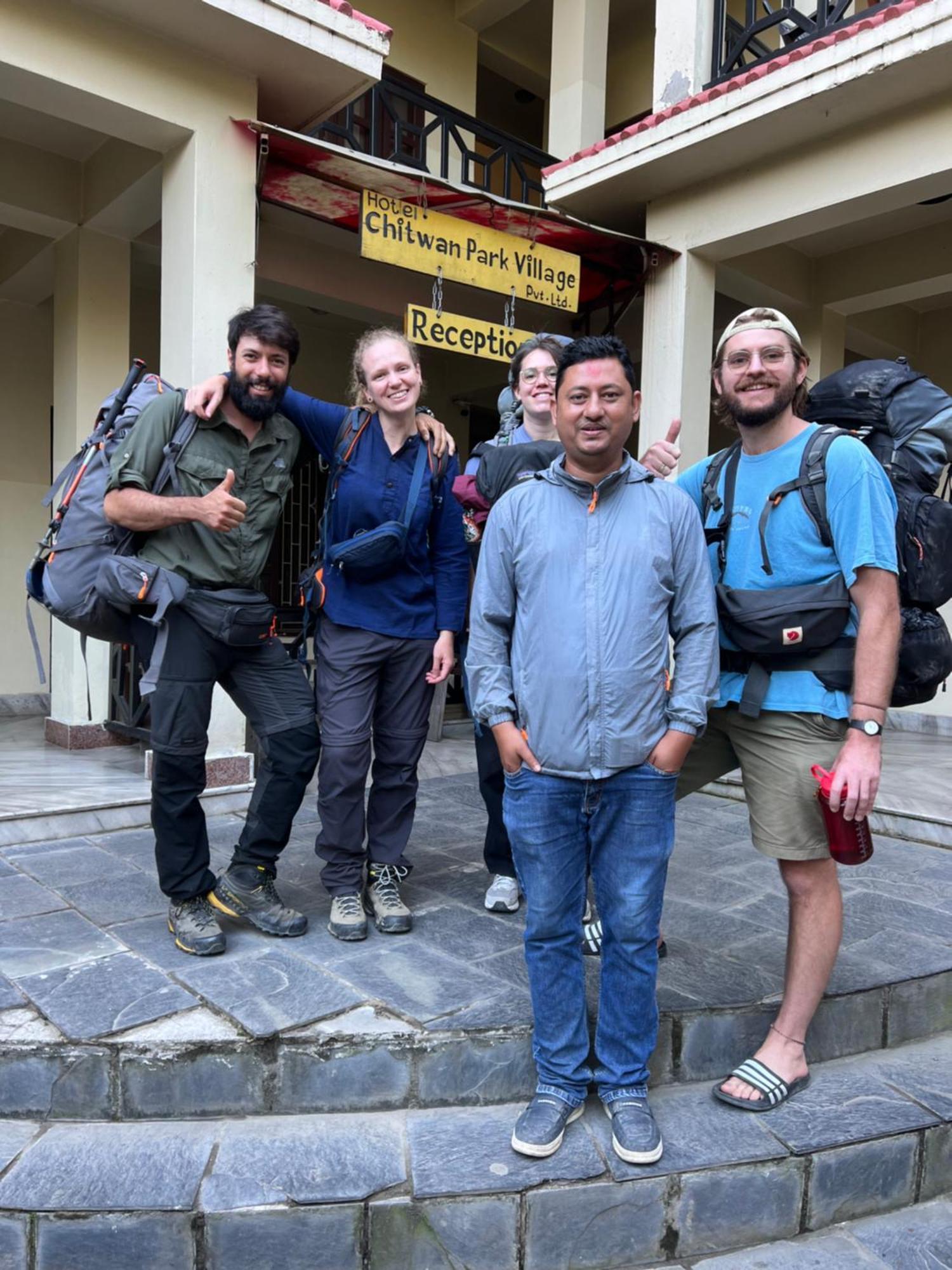 Hotel Chitwan Park Village ソーラハ エクステリア 写真