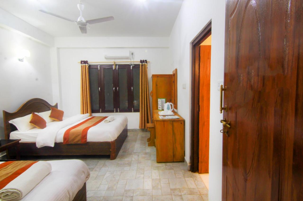 Hotel Chitwan Park Village ソーラハ エクステリア 写真