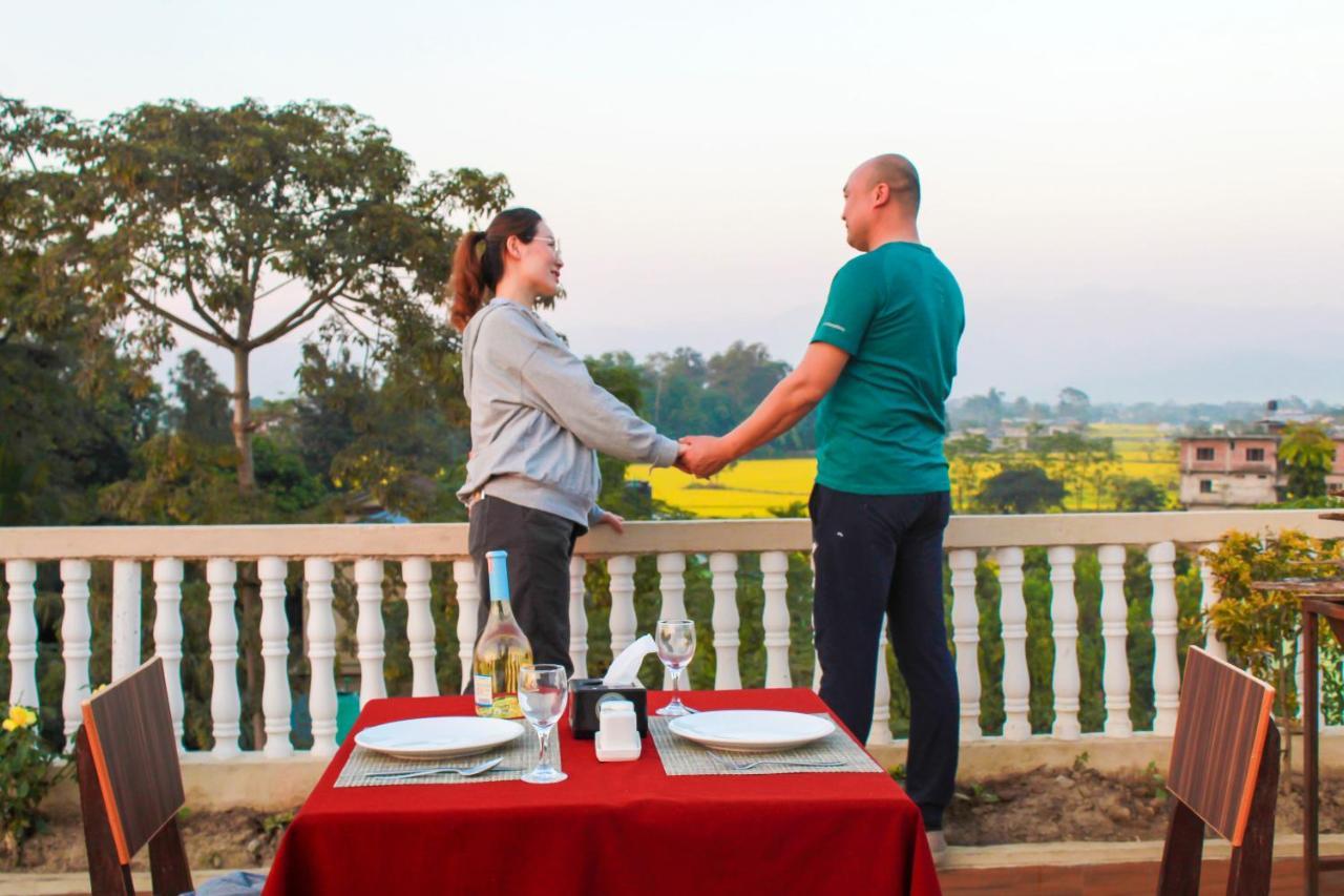Hotel Chitwan Park Village ソーラハ エクステリア 写真