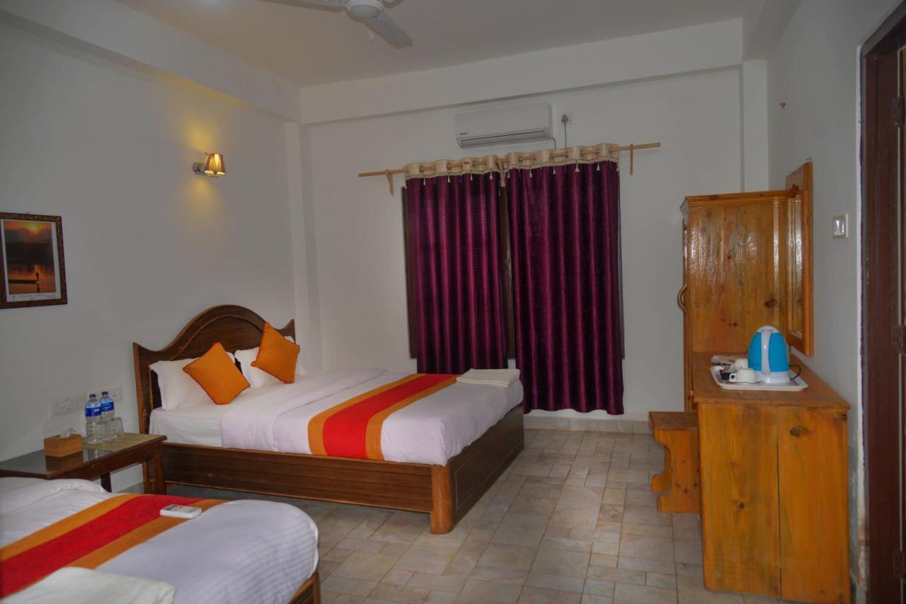 Hotel Chitwan Park Village ソーラハ エクステリア 写真