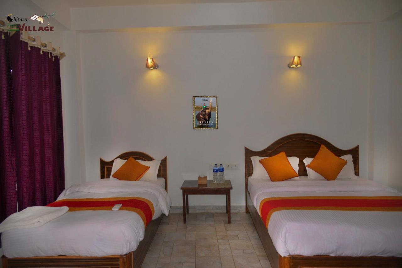 Hotel Chitwan Park Village ソーラハ エクステリア 写真